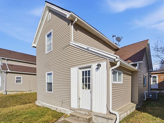 3rd image of 320 Walker St