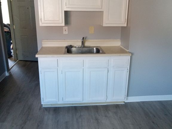 5th image of 3229 W 73rd St APT 4