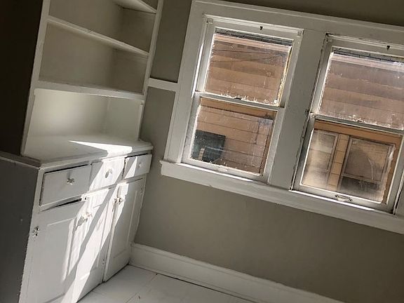 5th image of 3661 E 149th St APT 1