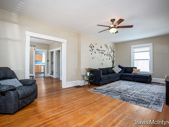 5th image of 1746 Coit Ave NE