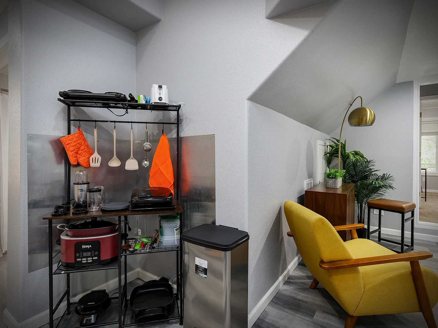 2 bed, 900 sqft, $4,000 — Photo 3