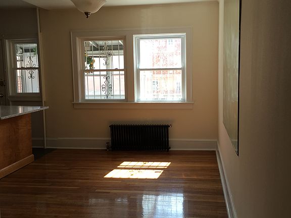 3rd image of 5518 32nd Ave