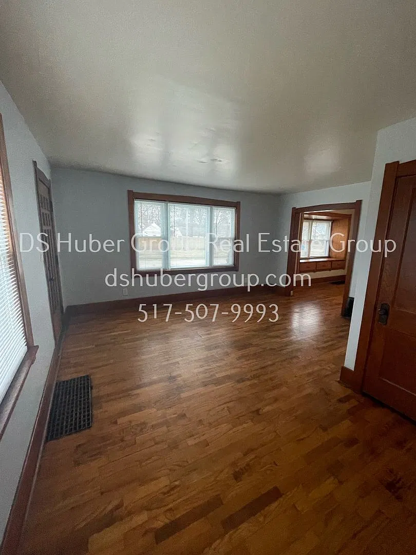805 Comfort Street Lansing, MI 48915 — Photo 4