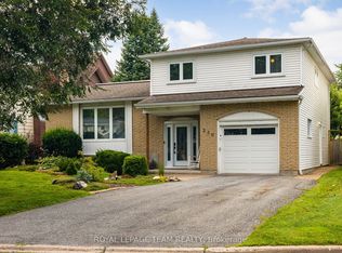 230 Lincoln Heights Rd, Ottawa, ON K2B 8A8