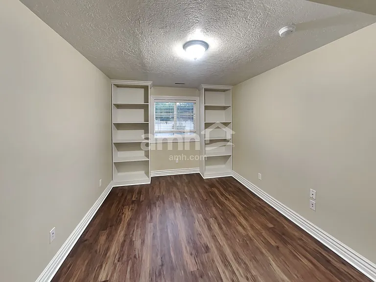 1015 W Westbury Ct — Photo 13