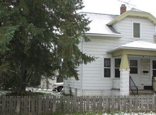 3921 S Iowa Ave, Saint Francis, WI 53235