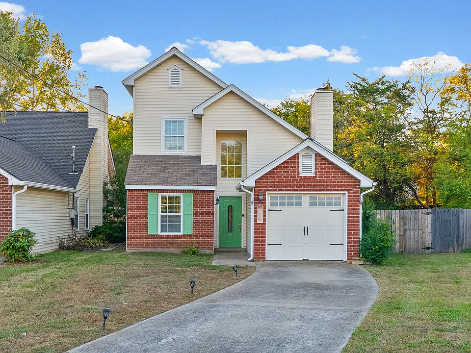 808 Tamarack S