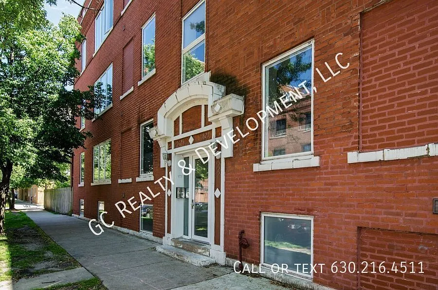 1625 W Ainslie St #1W photo 1
