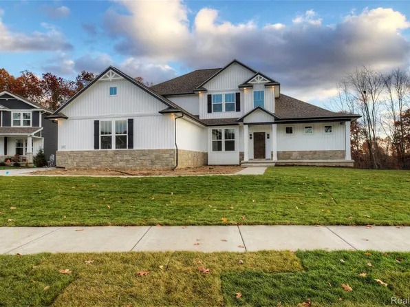 626 Round Rock, Howell, MI 48843