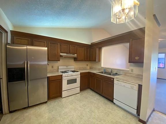 2nd image of 1255 Shady Pines Ln