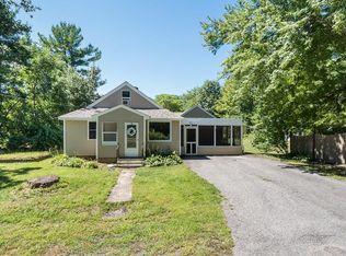 29 High St, Hubbardston, MA 01452