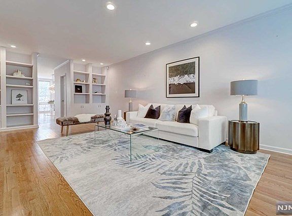 5th image of 185 Kensington Dr #185