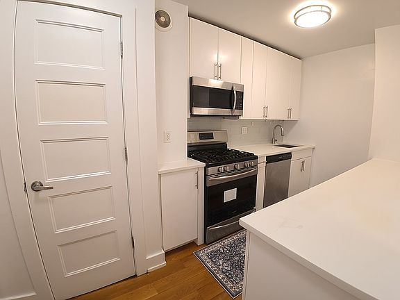 3rd image of 14220 Franklin Ave APT 7F