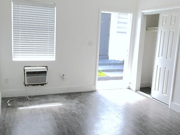2nd image of 770 NE 123rd St APT 17