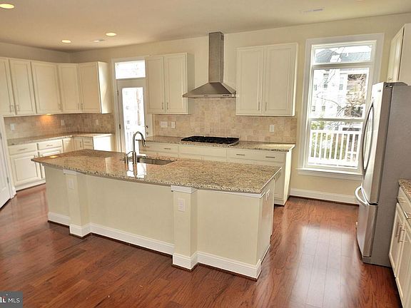 5th image of 2969 Chesham St