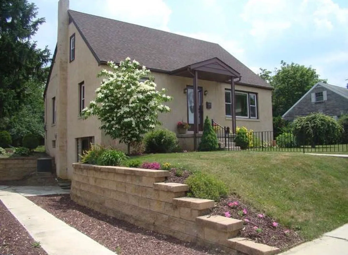 4 bed, $2,450 — Photo 3