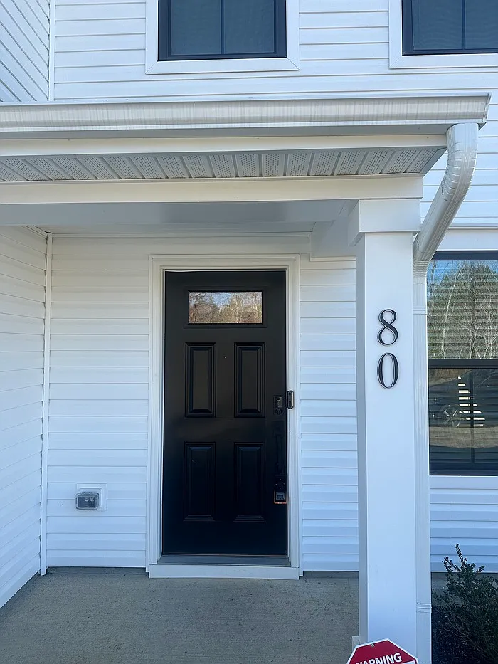 4 bed, 2.5 bath, 2200 sqft, $2,250 — Photo 4