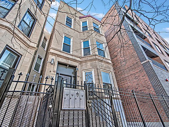 2nd image of 1337 N Western Ave APT 2