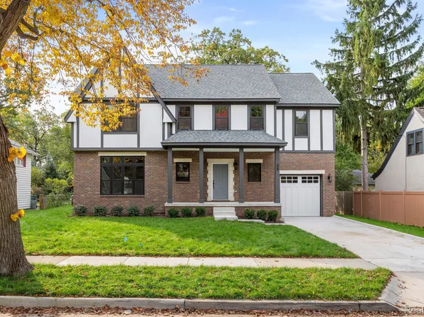 39 Hanover Rd, Pleasant Ridge, MI 48069