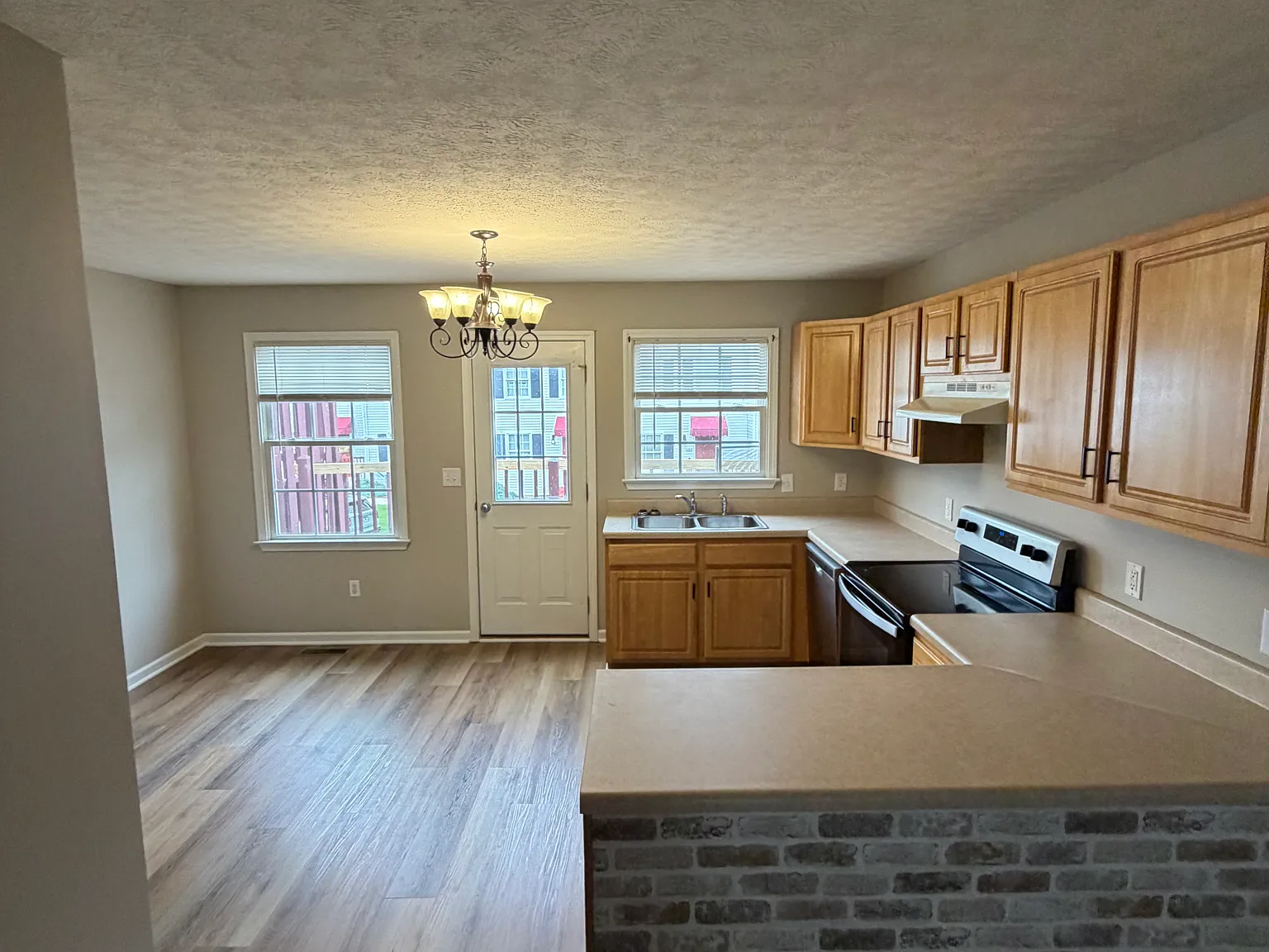 3 bed, 1250 sqft, $1,500 — Photo 3