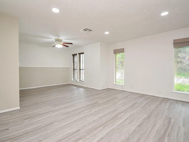 21318 Park Valley Dr — Photo 13