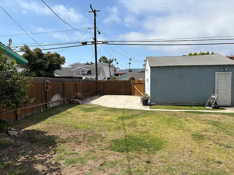222 Avenue C — Photo 19