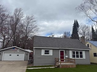 113 Teal Ct, Cadillac, MI 49601