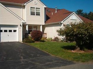 42 Twin Ponds Dr, Kingston, NY 12401