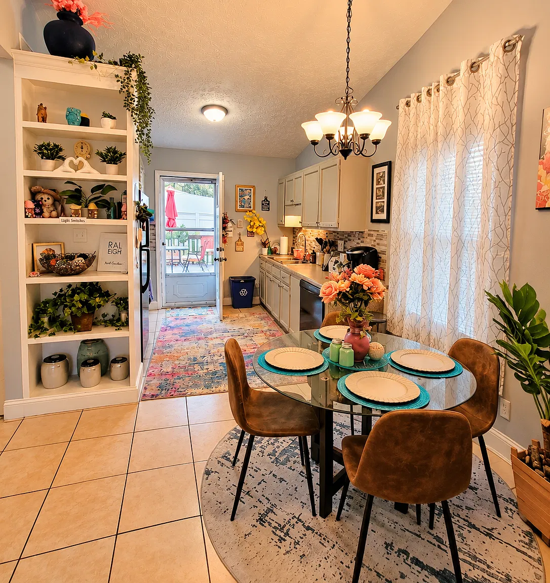 2 bed, 720 sqft, $1,600 — Photo 3