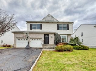 42 Nugent Dr, Clifton City, NJ 07012