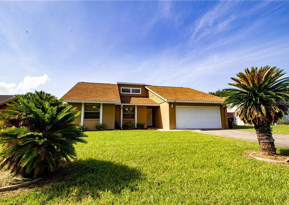 1st image of 325 Santiago Ct