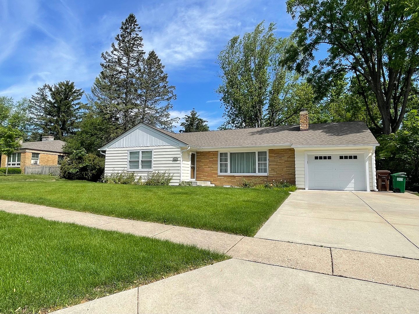 610 W Judd St, Woodstock, IL 60098 | Zillow