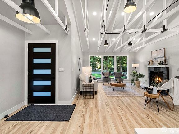 4th image of 13820 72nd Avenue E