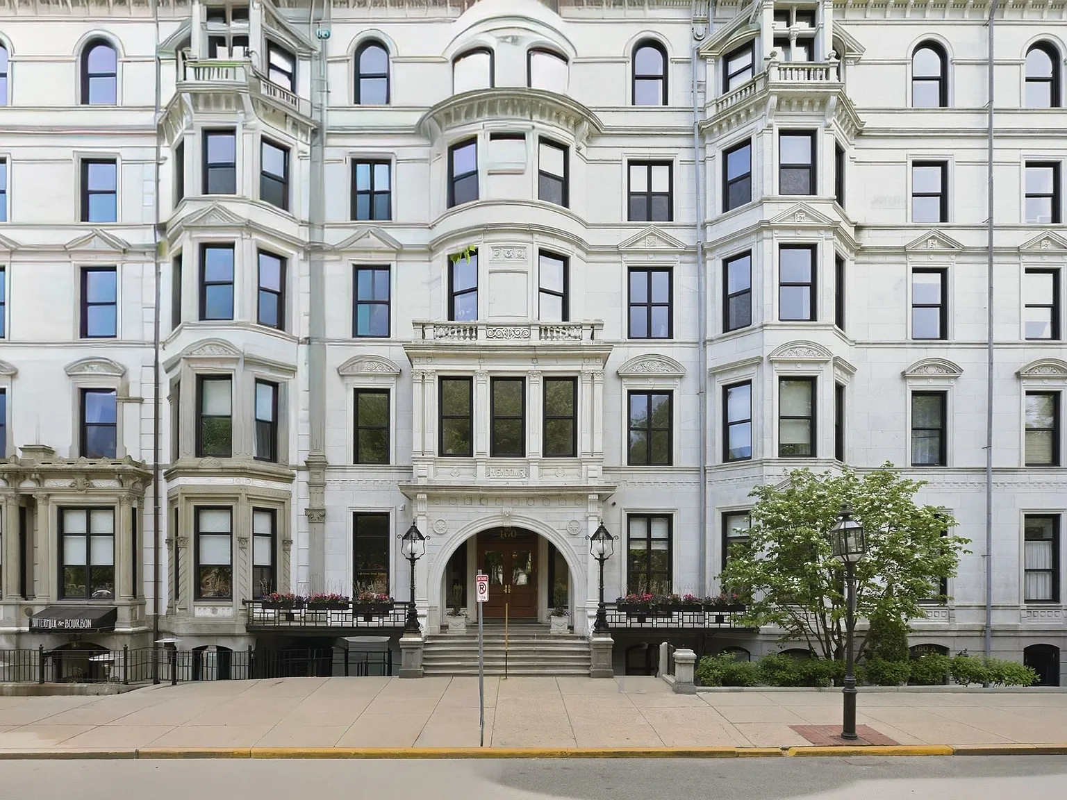 1 bed, 726 sqft, $4,000 — Photo 1