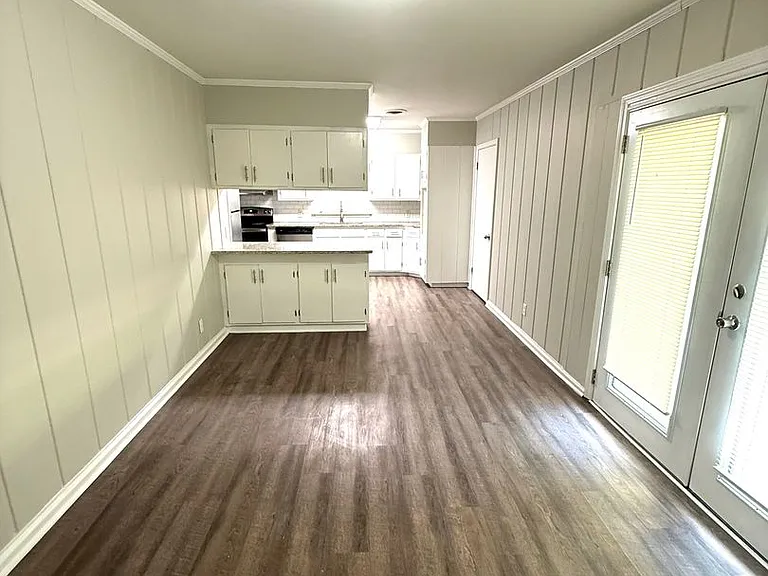 1805 Gillespie Dr — Photo 5