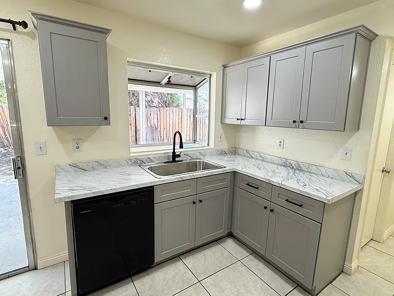 1712 E Avenue R12 — Photo 13