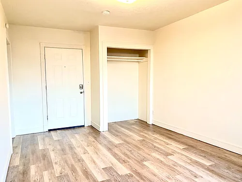 1201 Everett Ave Photo 1