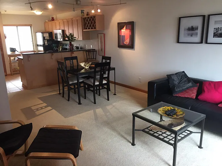 720 NW Naito Pkwy #D6 — Photo 6