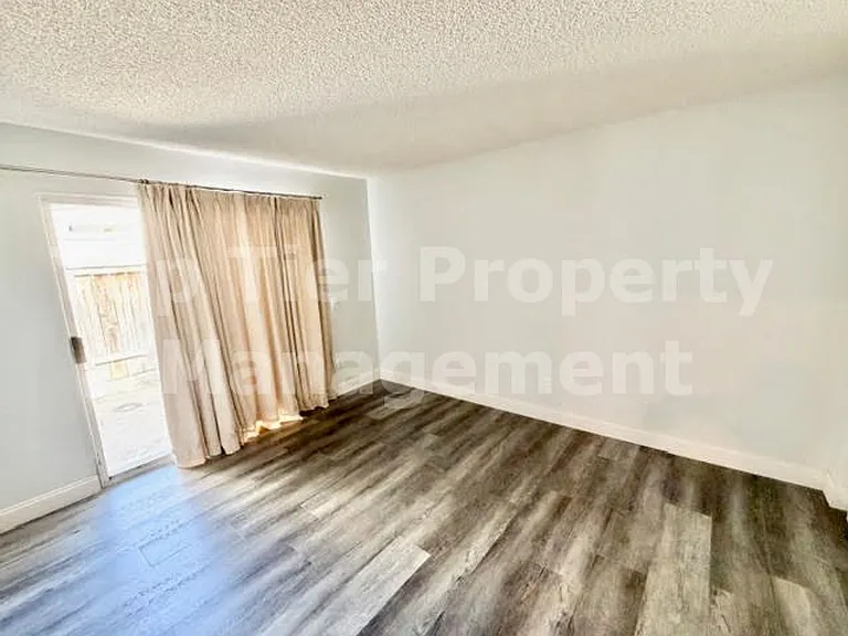 328 Riverview Way — Photo 4