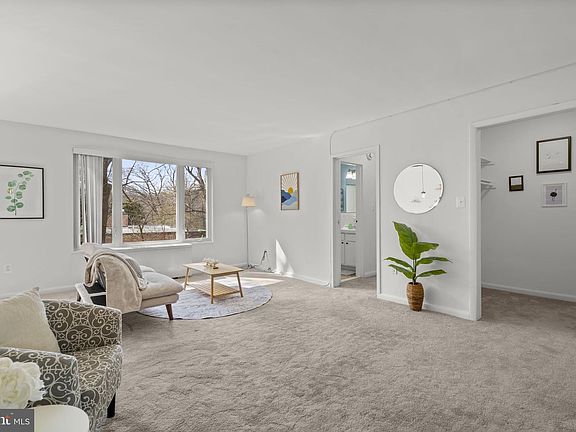 3rd image of 2400 41st St NW APT 312