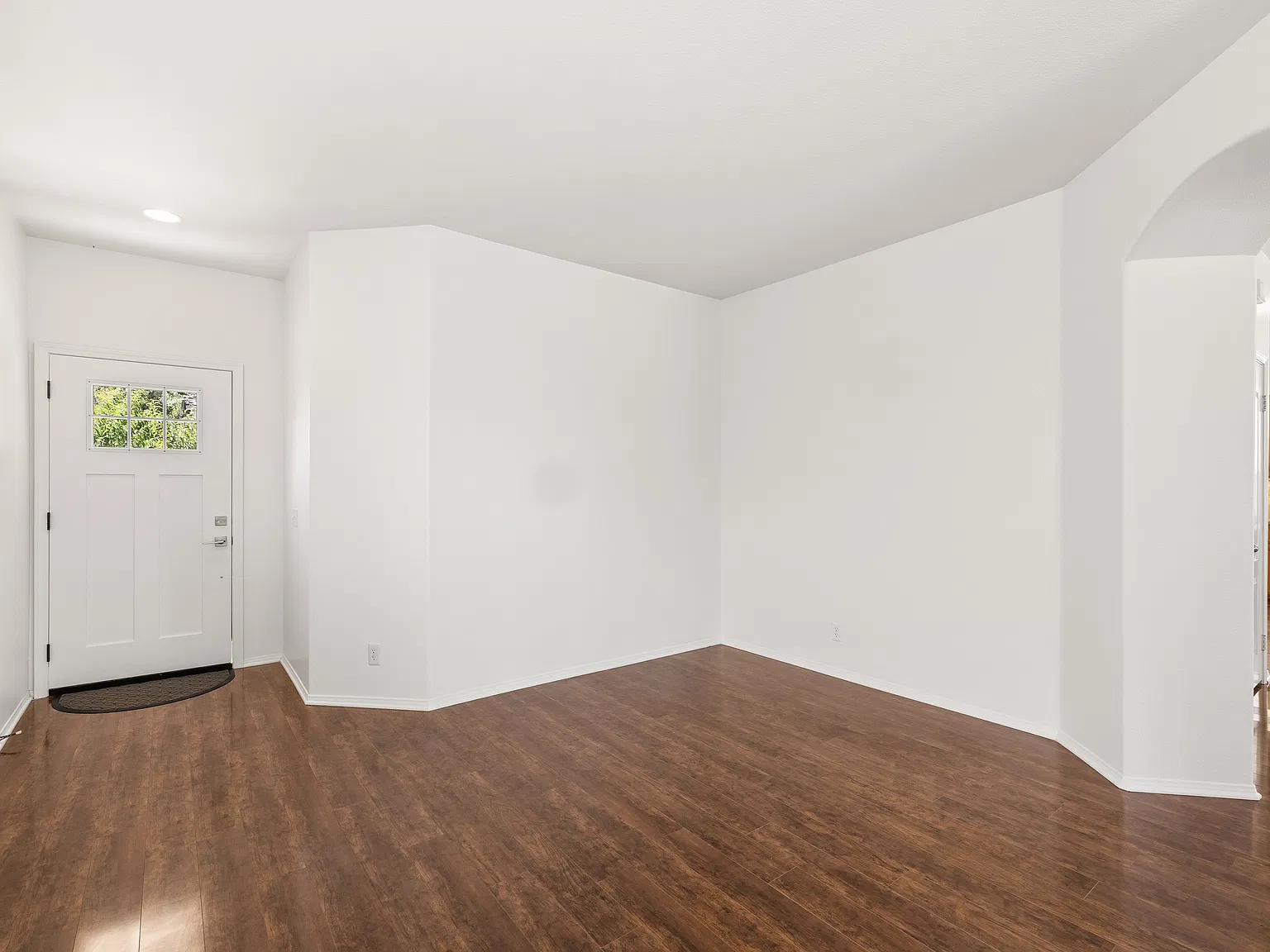 4 bed, 2313 sqft, $4,750 — Photo 4