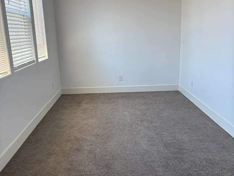 1622 E Copper Ct — Photo 3