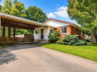 27 Achray Rd, Laurentian Valley, ON K8A7G5