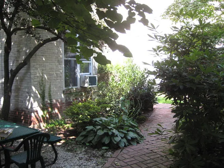 1616 Pine St — Photo 26