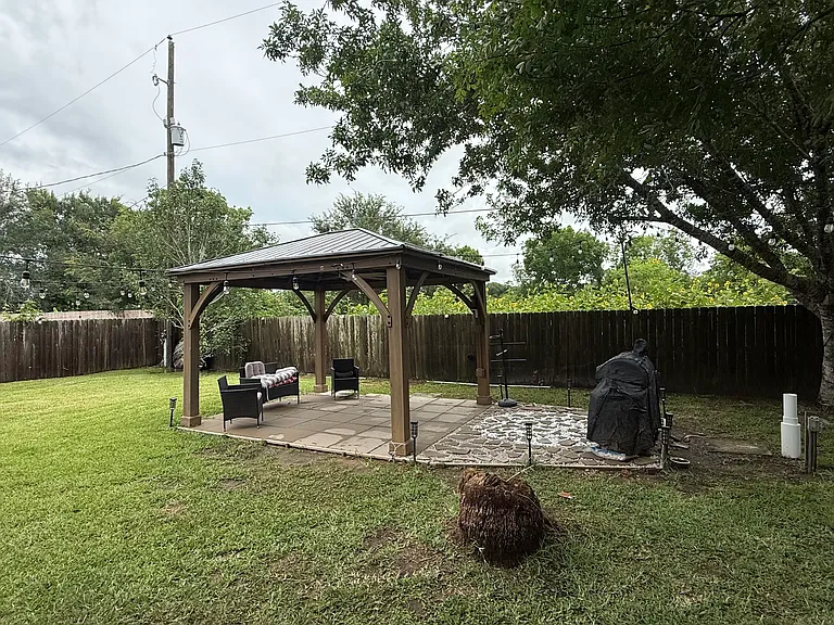 218 Texas Ave — Photo 17