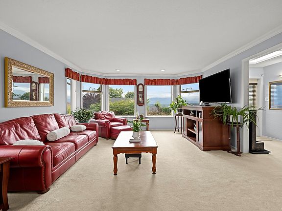 2nd image of 1564 Trumpeter Cres SW