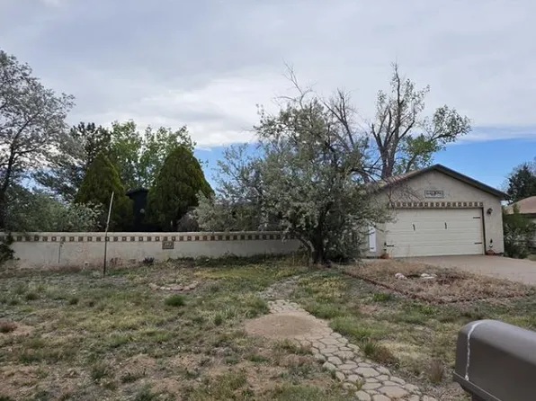102 S Golfview Dr, Pueblo West, CO 81007