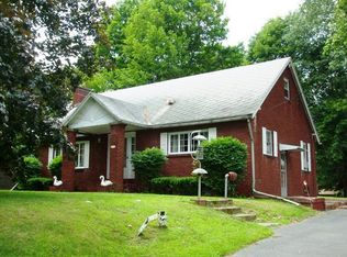 206 N Greenbush Rd, Troy, NY 12180
