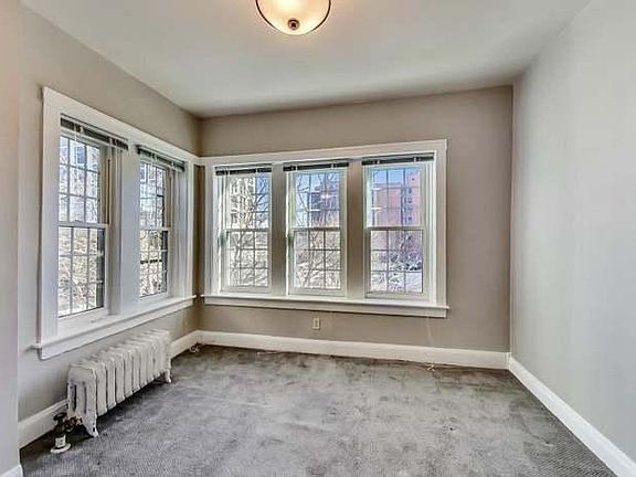 5th image of 4310 N Clarendon Ave APT 1020