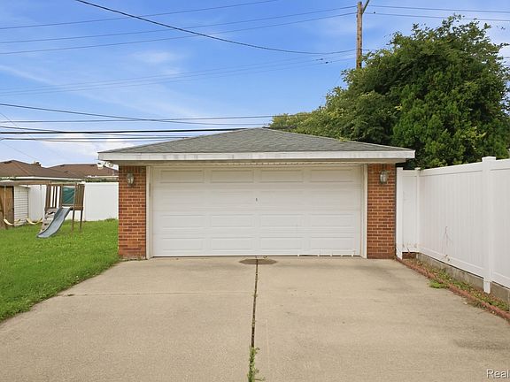 2nd image of 11147 Martin Rd